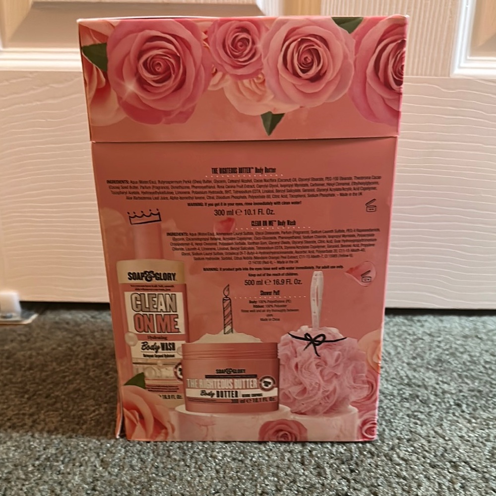 Soap & Glory Pink Birthday Gift Set for shower or bath New/Never Used - Picture 3 of 4